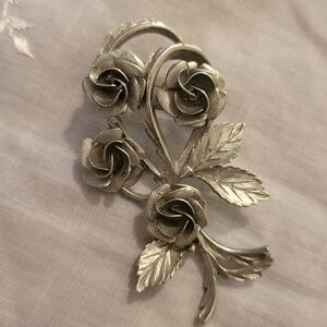 Vintage Coro Rose Bouquet Brooch